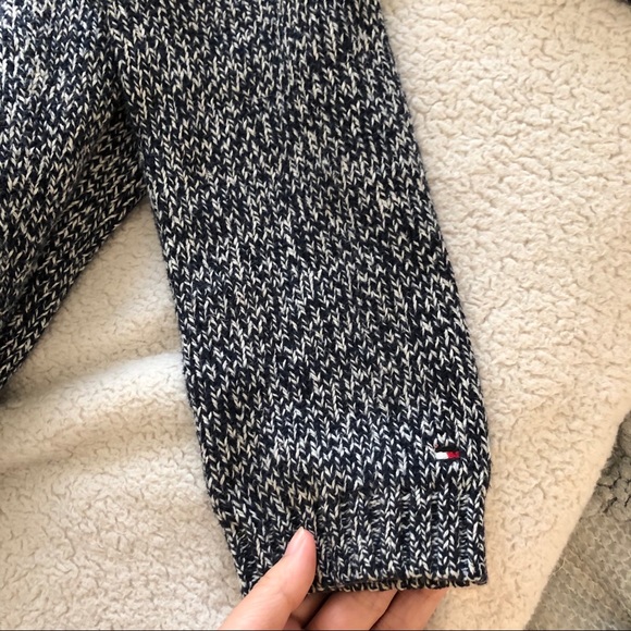 Tommy Hilfiger 💯 Cotton Snowflake Sweater ☃️ - Picture 4 of 7